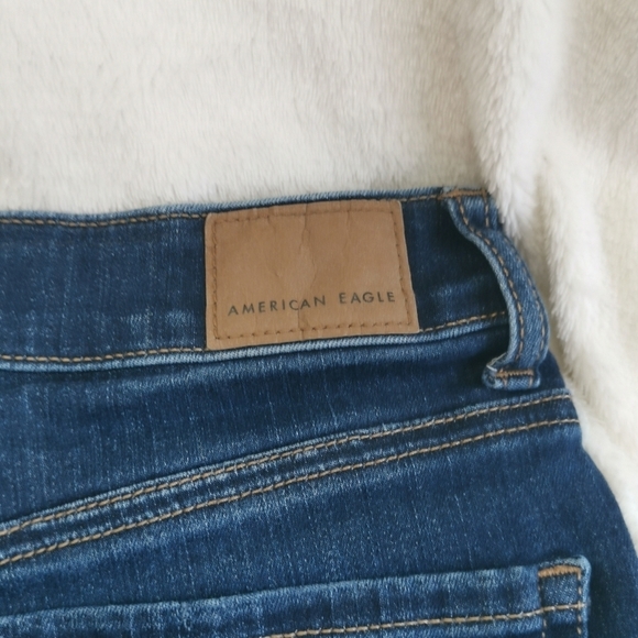 American Eagle Dark Denim Hi-Rise Short Next Level Stretch Distressed Shorts - Picture 8 of 8